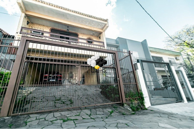 Casa com 3 Quartos à Venda, 299 m² em Passo Da Areia - Porto Alegre