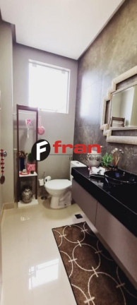 Imagem Casa com 3 Quartos à Venda, 280 m² em Córrego Grande - Florianópolis Imagem Casa com 3 Quartos à Venda, 280 m² em Córrego Grande - Florianópolis