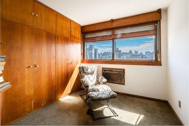 Imagem Apartamento com 4 Quartos à Venda, 232 m² em Petrópolis - Porto Alegre