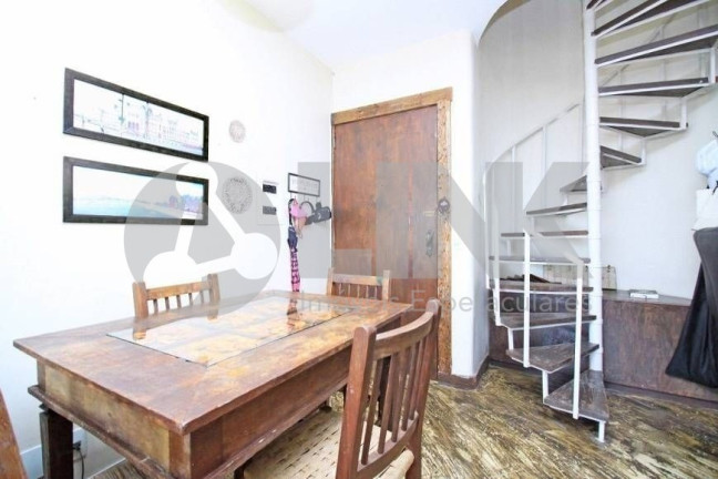 Imagem Imóvel com 2 Quartos à Venda, 96 m² em Menino Deus - Porto Alegre Imagem Imóvel com 2 Quartos à Venda, 96 m² em Menino Deus - Porto Alegre