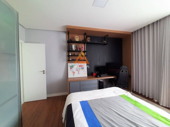 Imagem Casa de Condomínio com 3 Quartos à Venda, 300 m²