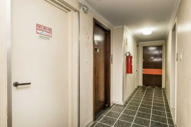 Imagem Imóvel com 3 Quartos à Venda, em Centro Histórico - Porto Alegre Imagem Imóvel com 3 Quartos à Venda, em Centro Histórico - Porto Alegre