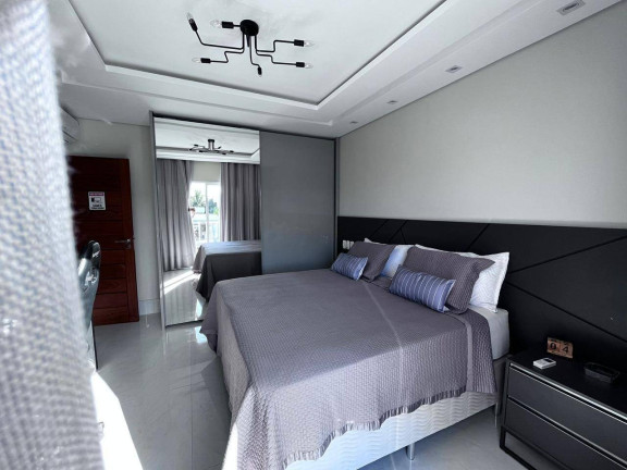 Imagem Casa de Condomínio com 4 Quartos para Alugar,  em Porto Seguro