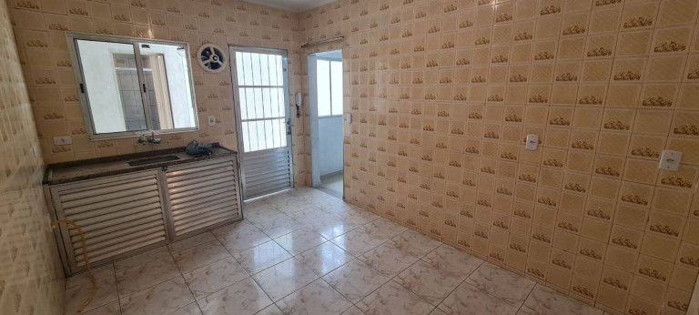 Imagem Casa com 4 Quartos à Venda, em São Paulo Imagem Casa com 4 Quartos à Venda, em São Paulo