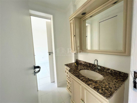 Imagem Apartamento com 3 Quartos para Alugar, 135 m² em Centro - Balneário Camboriú Imagem Apartamento com 3 Quartos para Alugar, 135 m² em Centro - Balneário Camboriú