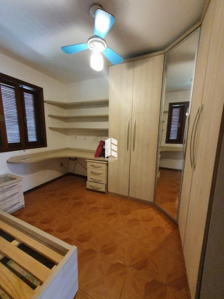 Imagem Casa com 3 Quartos à Venda, 180 m² em Camobi - Santa Maria