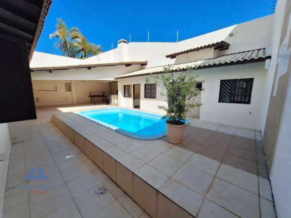 Casa com 3 Quartos à Venda, 195 m² em Itacorubi - Florianópolis
