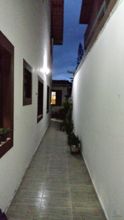 Sobrado com 4 Quartos à Venda, 250 m² em Cigarras - São Sebastião