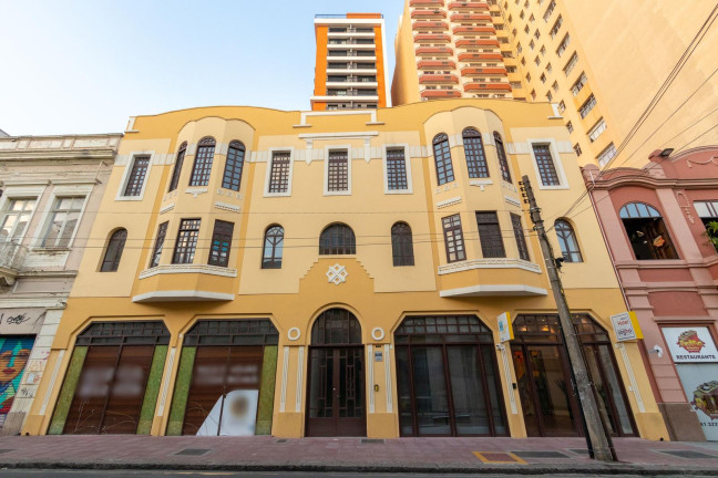 Imagem Kitnet com 1 Quarto à Venda, 32 m² em Centro - Curitiba Imagem Kitnet com 1 Quarto à Venda, 32 m² em Centro - Curitiba