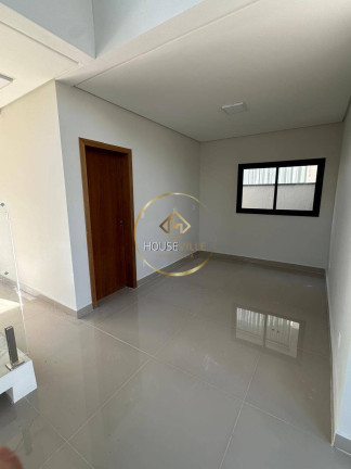 Imagem Sobrado com 3 Quartos à Venda, 179 m² em Parque Residencial Maria Elmira - Caçapava