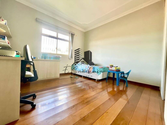 Imagem Casa com 4 Quartos à Venda, 250 m² em Arvoredo - Contagem