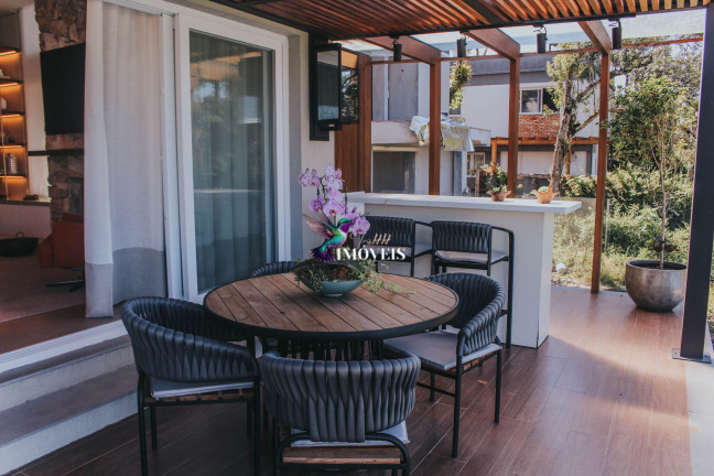 Imagem Casa com 6 Quartos à Venda, 568 m² em Centro - Canela