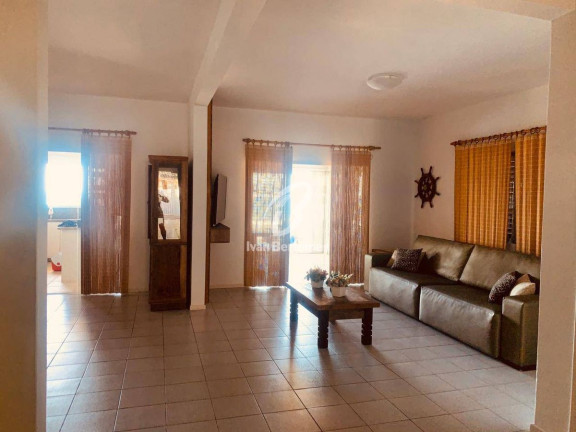 Imagem Casa com 4 Quartos para Temporada, em Canto Grande - Bombinhas Imagem Casa com 4 Quartos para Temporada, em Canto Grande - Bombinhas