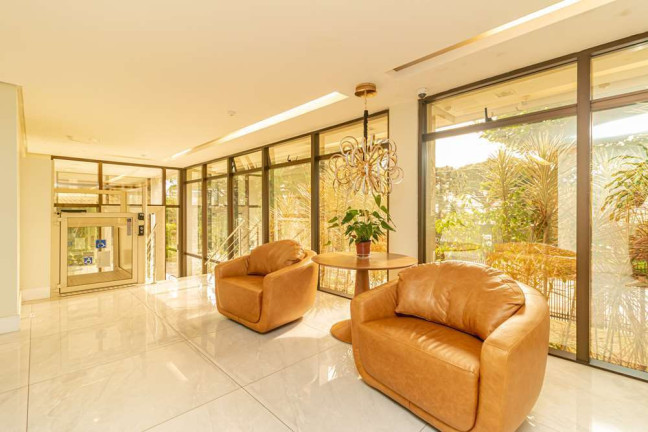 Imagem Imóvel com 3 Quartos à Venda,  em Petrópolis - Porto Alegre