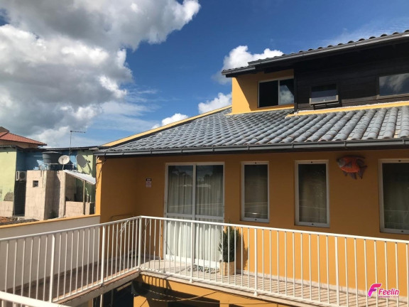 Imagem Casa com 8 Quartos à Venda, 165 m² em Lagoa Da Conceição - Florianópolis Imagem Casa com 8 Quartos à Venda, 165 m² em Lagoa Da Conceição - Florianópolis