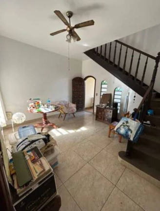Imagem Casa com 3 Quartos à Venda, 184 m² em Centro - Taubaté Imagem Casa com 3 Quartos à Venda, 184 m² em Centro - Taubaté