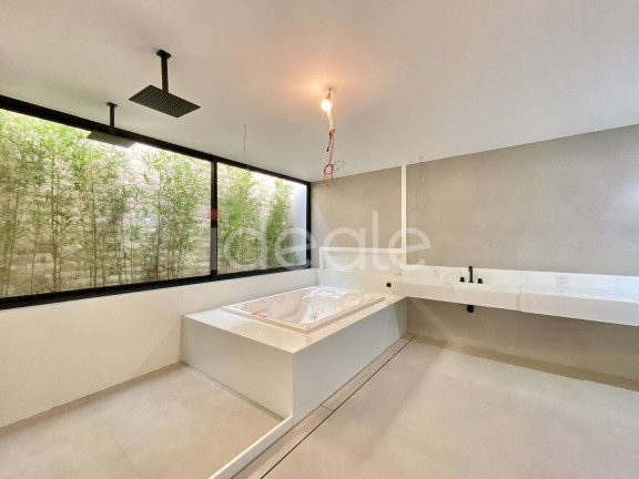 Imagem Casa com 5 Quartos à Venda, 1.417 m² em Barra Da Tijuca - Rio De Janeiro Imagem Casa com 5 Quartos à Venda, 1.417 m² em Barra Da Tijuca - Rio De Janeiro