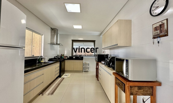 Imagem Casa com 4 Quartos à Venda, 287 m² em Jardins Valência - Goiânia Imagem Casa com 4 Quartos à Venda, 287 m² em Jardins Valência - Goiânia
