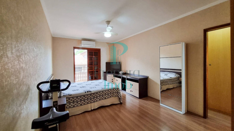 Imagem Sobrado com 3 Quartos à Venda, 243 m² em Umuarama - Osasco