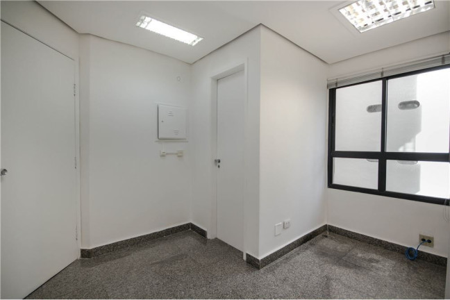Imagem Loja à Venda, 28 m² em Itaim Bibi - São Paulo Imagem Loja à Venda, 28 m² em Itaim Bibi - São Paulo