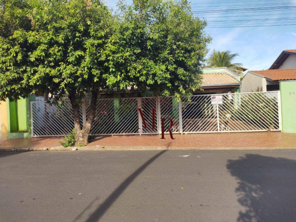 Casa com 3 Quartos à Venda, 170 m² em Centro - Valentim Gentil