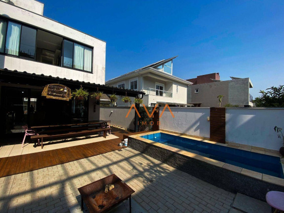 Casa com 3 Quartos à Venda, 215 m² em Cachoeira Do Bom Jesus - Florianópolis
