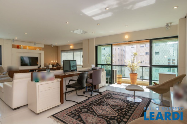 Imagem Apartamento com 4 Quartos à Venda, 235 m² em Aclimação - São Paulo Imagem Apartamento com 4 Quartos à Venda, 235 m² em Aclimação - São Paulo