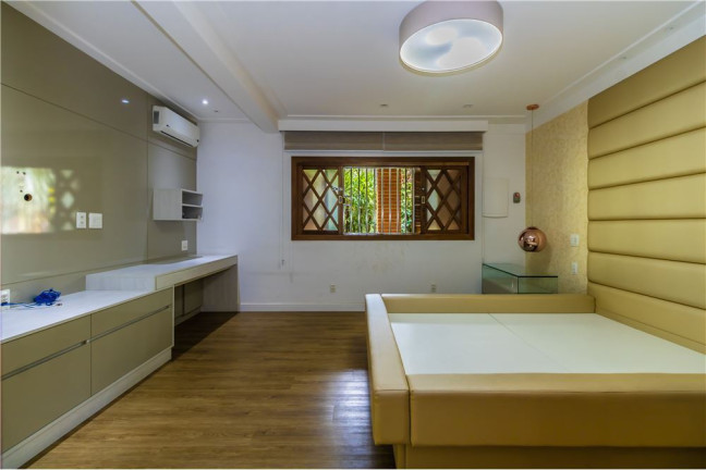 Imagem Casa com 5 Quartos à Venda, em Vila Prudente - São Paulo Imagem Casa com 5 Quartos à Venda, em Vila Prudente - São Paulo