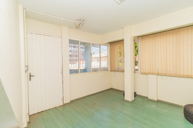 Imagem Casa com 3 Quartos à Venda, 336 m² em São Sebastião - Porto Alegre