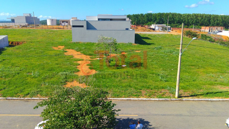 Imagem Terreno à Venda, 590 m² em Caratinga Imagem Terreno à Venda, 590 m² em Caratinga