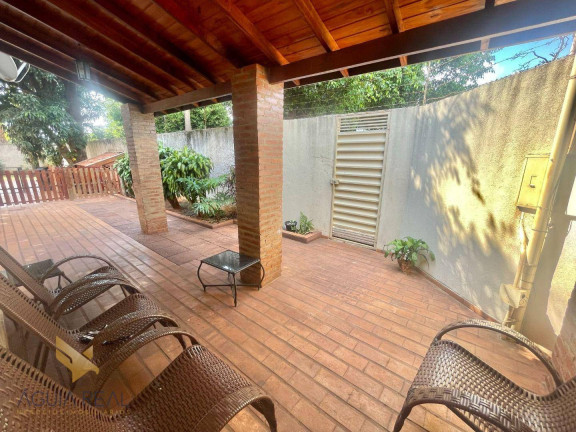 Imagem Sobrado com 4 Quartos à Venda, 204 m² em Chácara Cachoeira - Campo Grande