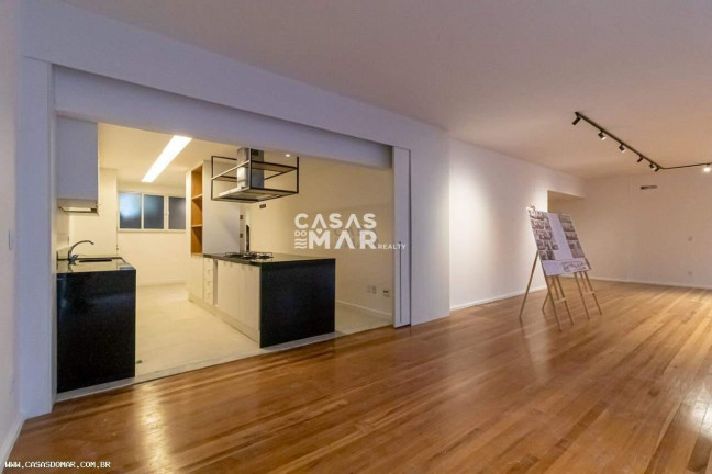 Imagem Imóvel com 4 Quartos à Venda, 330 m² em Copacabana - Rio De Janeiro Imagem Imóvel com 4 Quartos à Venda, 330 m² em Copacabana - Rio De Janeiro