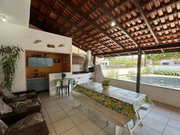 Imagem Casa com 4 Quartos à Venda, 220 m² em Centro - Balneário Barra Do Sul