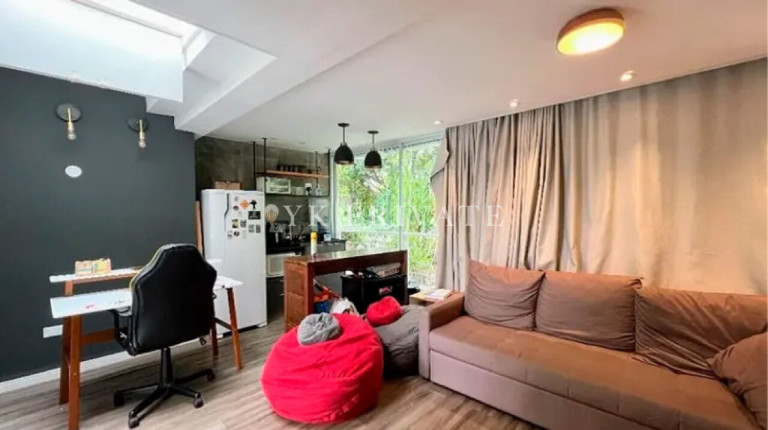 Imagem Casa de Condomínio com 3 Quartos à Venda, 249 m² em Vila Romana - São Paulo