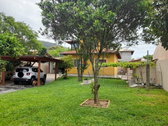 Imagem Sobrado com 3 Quartos à Venda, 450 m² em Muquem - Florianópolis Imagem Sobrado com 3 Quartos à Venda, 450 m² em Muquem - Florianópolis