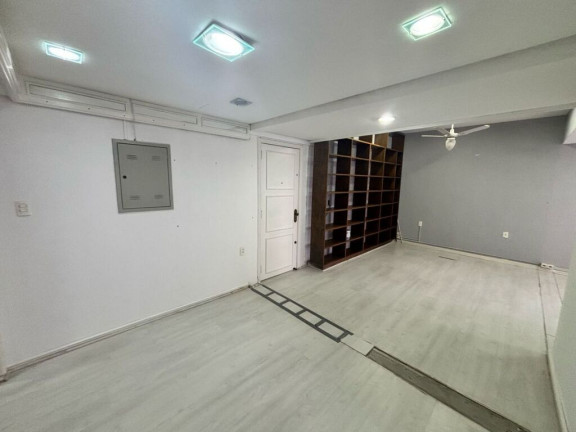 Imagem Sala Comercial à Venda, 100 m² em Centro Histórico - Porto Alegre Imagem Sala Comercial à Venda, 100 m² em Centro Histórico - Porto Alegre