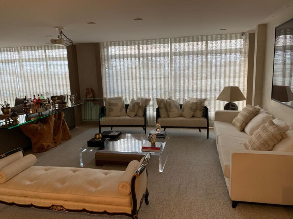 Imagem Imóvel com 4 Quartos à Venda, 245 m² em Jardim Europa - São Paulo Imagem Imóvel com 4 Quartos à Venda, 245 m² em Jardim Europa - São Paulo
