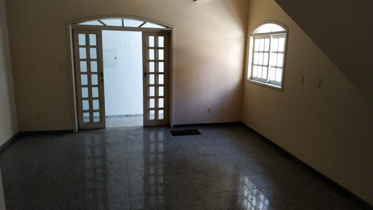 Imagem Sobrado com 4 Quartos à Venda, 190 m² em Residencial Campos Maia - Pindamonhangaba Imagem Sobrado com 4 Quartos à Venda, 190 m² em Residencial Campos Maia - Pindamonhangaba