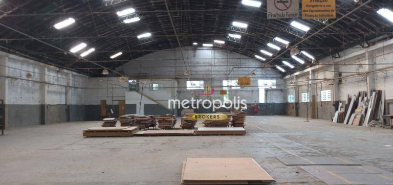 Galpão à Venda ou Locação, 2.900 m² em Demarchi - São Bernardo Do Campo