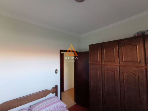 Imagem Casa com 4 Quartos à Venda, 500 m²