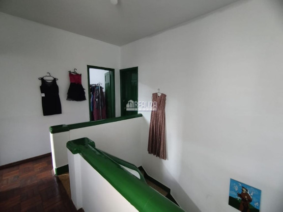 Imagem Casa com 3 Quartos à Venda, 243 m² em Centro - Uberaba Imagem Casa com 3 Quartos à Venda, 243 m² em Centro - Uberaba