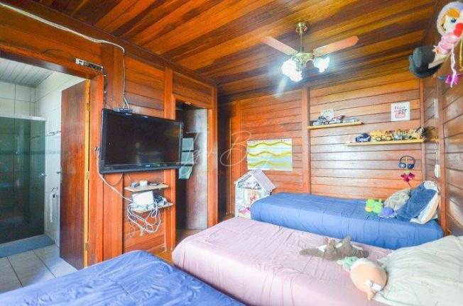 Imagem Casa com 3 Quartos à Venda, 252 m² em Pilarzinho - Curitiba Imagem Casa com 3 Quartos à Venda, 252 m² em Pilarzinho - Curitiba