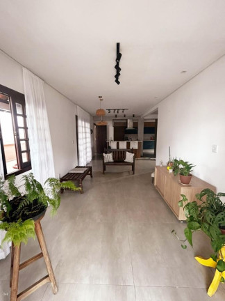 Imagem Sobrado com 3 Quartos para Alugar, 255 m² em Itacolomi - Balneário Piçarras
