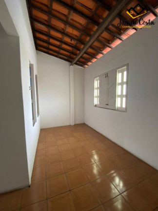 Imagem Casa com 3 Quartos à Venda, 90 m² em Capuchinhos - Feira De Santana