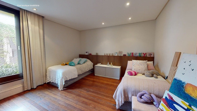 Imagem Casa com 4 Quartos à Venda, 1.100 m² em Pinheiros - São Paulo Imagem Casa com 4 Quartos à Venda, 1.100 m² em Pinheiros - São Paulo