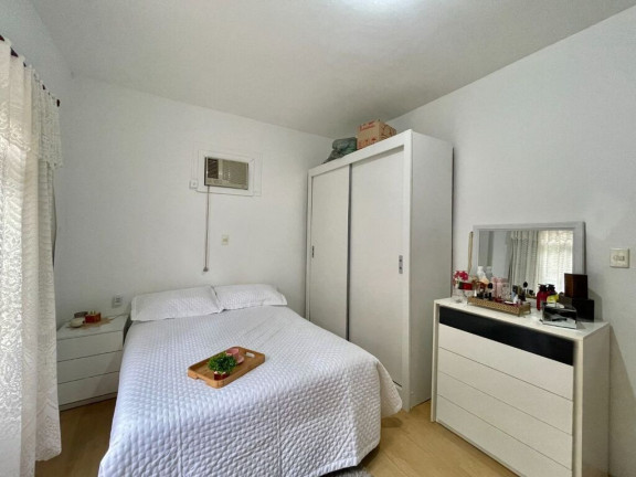 Imagem Casa com 4 Quartos à Venda, 242 m² em Garcia - Blumenau