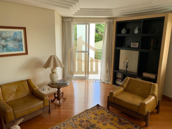 Imagem Casa com 3 Quartos à Venda, 304 m² em Uberaba - Curitiba