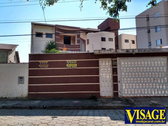 Casa com 4 Quartos à Venda,  em Jd. Florida - Jacareí
