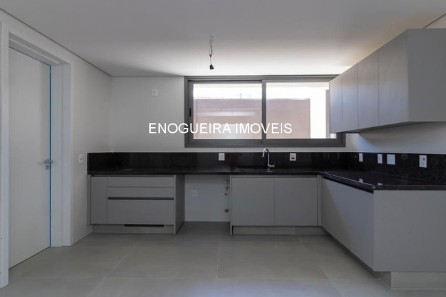 Imagem Sobrado com 4 Quartos à Venda, 370 m² em Alto De Pinheiros - São Paulo