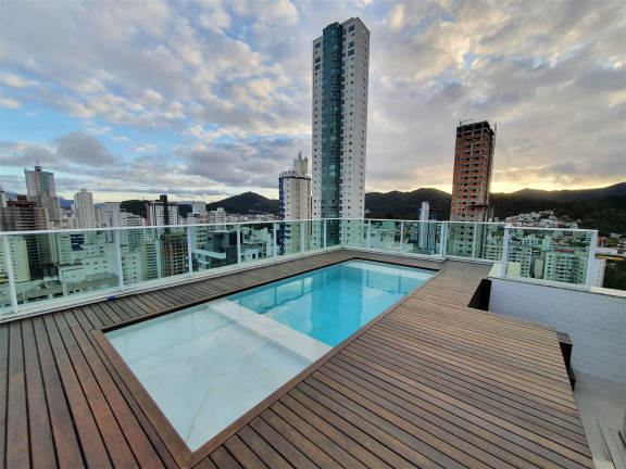 Imagem Cobertura com 3 Quartos à Venda, 268 m² em Pioneiros - Balneário Camboriú